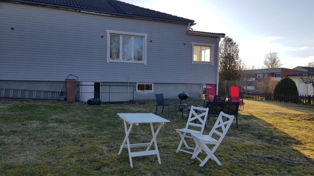 Trevligt Hus Med Egen Gard Och Fri Wifi, Emmaboda Kommun, Lindas מראה חיצוני תמונה